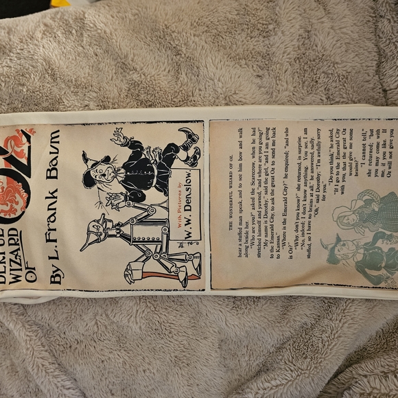 Wizard of Oz Themed Scarf - Picture 6 of 6